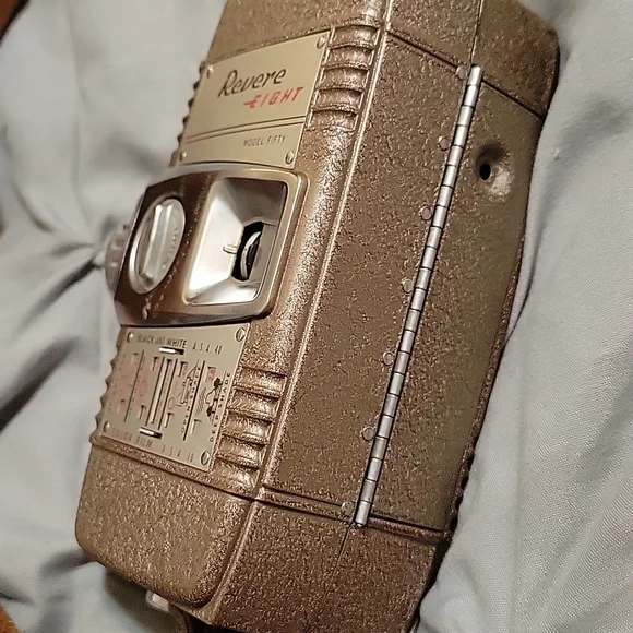 Vintage revere 8 mm movie camera circa 1950s - Picture 5 of 7